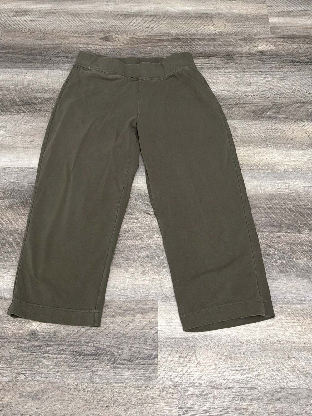 Lands' End Women's Starfish Mid Rise Straight Leg Crop Pants in Forest Forest